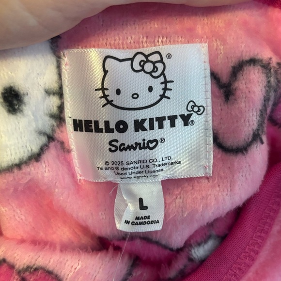 NWT Hello Kitty Love plush fleece pajama set sz L - Picture 3 of 6
